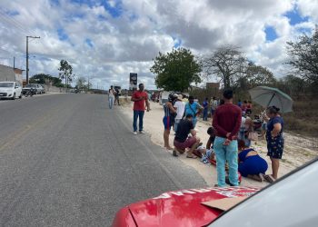 Colisão envolvendo motocicletas deixa três feridos na BA 411; um deles em estado grave foi transferido