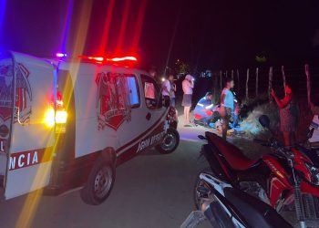 Idoso sofre fratura no braço em colisão envolvendo moto e bicicleta