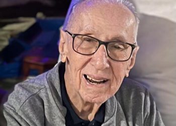 Valente lamenta a morte do escritor Alamiro Galvão, autor da obra “Valente: um oásis no sertão”