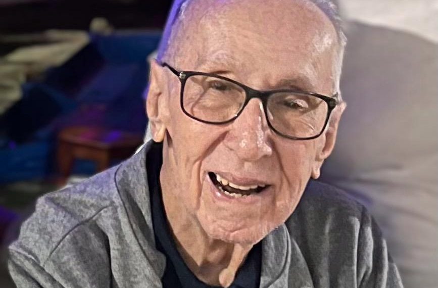 Valente lamenta a morte do escritor Alamiro Galvão, autor da obra “Valente: um oásis no sertão”