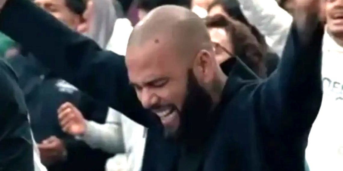 Daniel Alves reaparece como pastor em igreja evangélica na Espanha