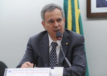 Félix Mendonça apresenta emenda para ampliar despacho gratuito de bagagem em voos domésticos