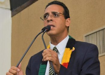 ALBA – Hilton pede prioridade na tramitação de projeto que isenta professores do IR