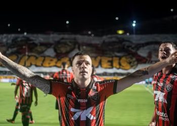 Vitória aproveita falhas, ganha Ba-Vi no Barradão e respira na luta contra o Z-4