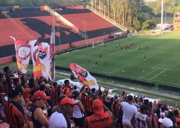Vitória encerra preparação para o Ba-Vi com treino aberto à torcida e festa na arquibancada do Barradão
