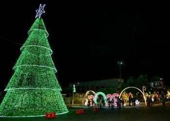 É hoje! População coiteense vive expectativa para a abertura do Natal Luz Coité: evento já se destaca como um dos mais iluminados do Estado