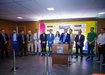 Jerônimo Rodrigues firma convênios para fortalecer a educação em 14 municípios baianos