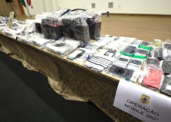 Operação da Polícia Civil recupera 2.181 celulares roubados na Bahia e realiza entrega aos proprietários em Salvador