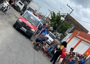 Concunhadas ficam feridas em colisão entre motos na Avenida Senhora Santana