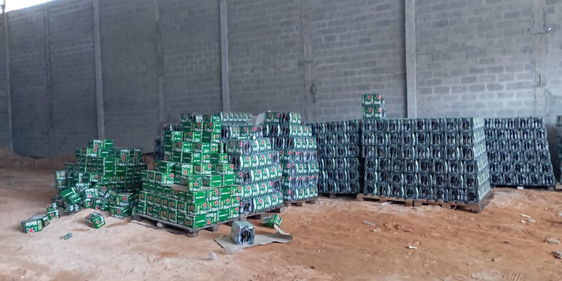 Com base no rastreamento via GPS, carga de cerveja furtada é localizada em galpão na capital baiana
