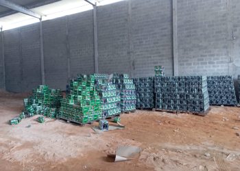 Com base no rastreamento via GPS, carga de cerveja furtada é localizada em galpão na capital baiana