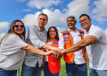 Araci II – Deputado Félix Júnior acompanha governador Jerônimo em vistoria aos estragos das chuvas que atingiram mais de 400 famílias