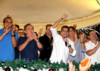 Coité II – ACM Neto e todo grupo de oposição ao Governo do Estado prestigia abertura oficial do Natal Luz