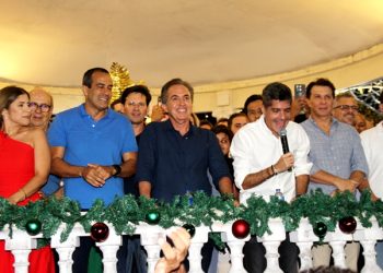 Coité II – ACM Neto e todo grupo de oposição ao Governo do Estado prestigia abertura oficial do Natal Luz