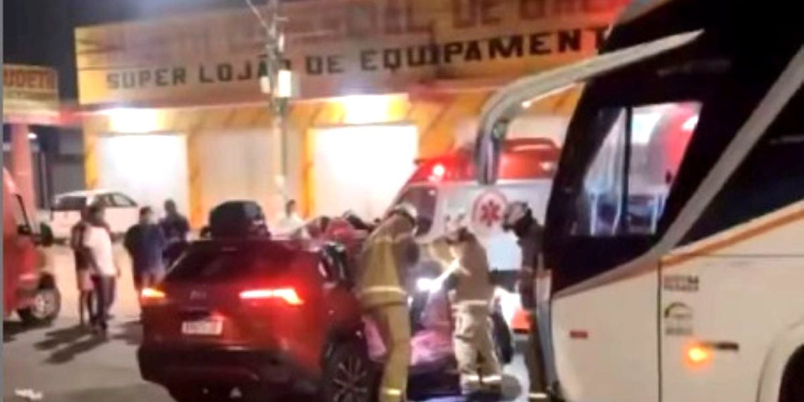 Comerciante de Serrinha morre em acidente envolvendo Corolla Cross e ônibus em Feira de Santana