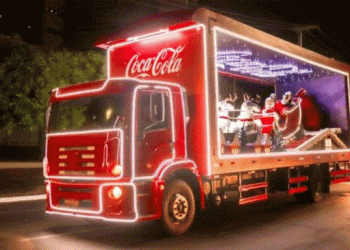 Caravana da Coca-Cola decepciona moradores de Coité e visitantes, que reclamam falta de atrativos no desfile natalino