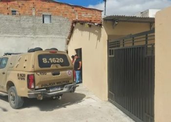 Vigilância Sanitária e Polícia Militar realizam fiscalização em bares após suspeita de metanol em bebida, na zona rural