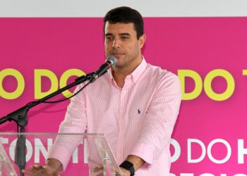 Prefeito reduz 50% do próprio salário, do vice e dos secretários para enfrentar crise financeira