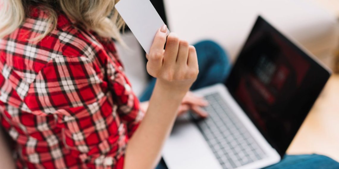 Black Friday 2025: como aproveitar descontos sem cair em golpes digitais