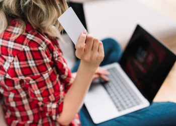 Black Friday 2025: como aproveitar descontos sem cair em golpes digitais