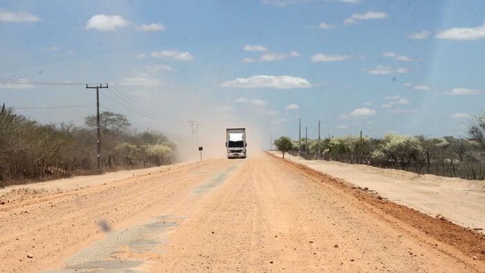 Restauração da BA-120 muda realidade entre Queimadas e Monte Santo e avança em ritmo acelerado