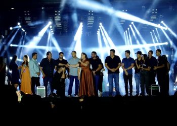 Monte Santo: prefeita Silvania Matos não esconde sua origem evangélica durante abertura oficial da Festa de Todos os Santos