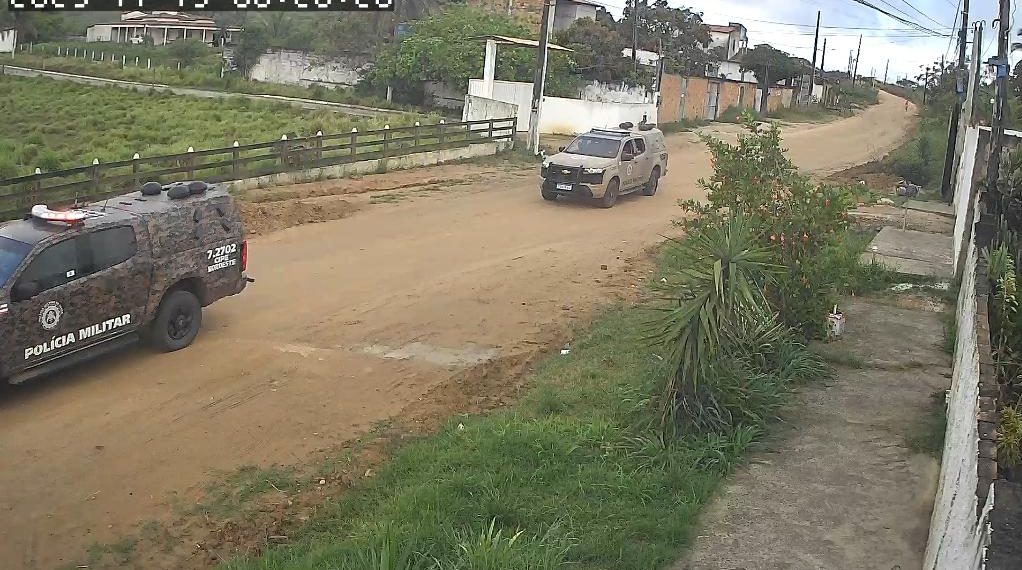 Homem morre em confronto com a PM em Serrinha; polícia apreende arma e drogas
