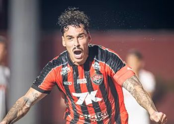 Vitória bate o Internacional no Barradão e dorme fora do Z-4