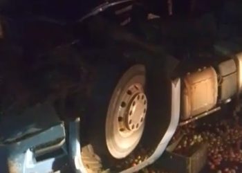 Milagre? Motorista de carreta sobrevive em grave acidente na BR 324