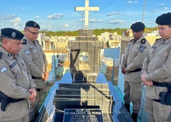 Memória e honra: 7ª CIPM reverencia policiais militares tombados em combate ao cangaço em Queimadas