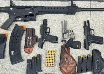 Trio é flagrado com armas de diversos calibres em Cansanção