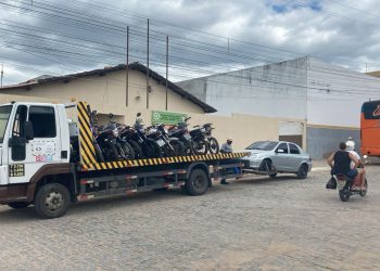 7ª CIPM encaminha 17 veículos apreendidos em operações em Queimadas e Cansanção