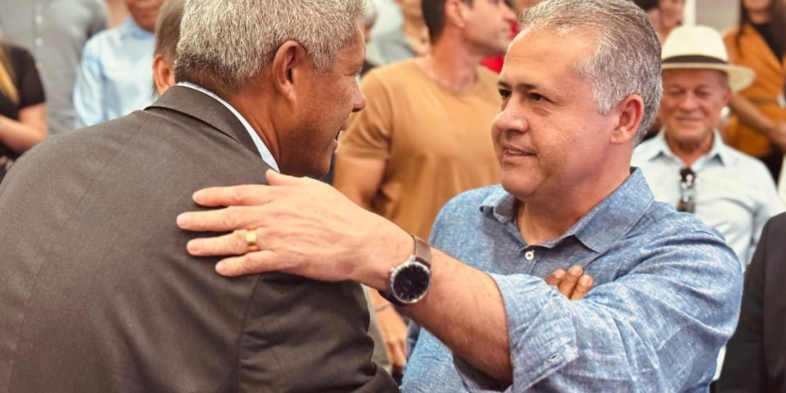 Jerônimo autoriza investimentos em municípios baianos, incluindo Olindina, Candeal e Sítio do Quinto, onde Alex da Piatã é majoritário