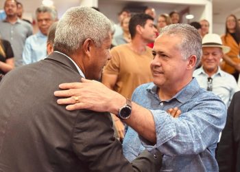 Jerônimo autoriza investimentos em municípios baianos, incluindo Olindina, Candeal e Sítio do Quinto, onde Alex da Piatã é majoritário