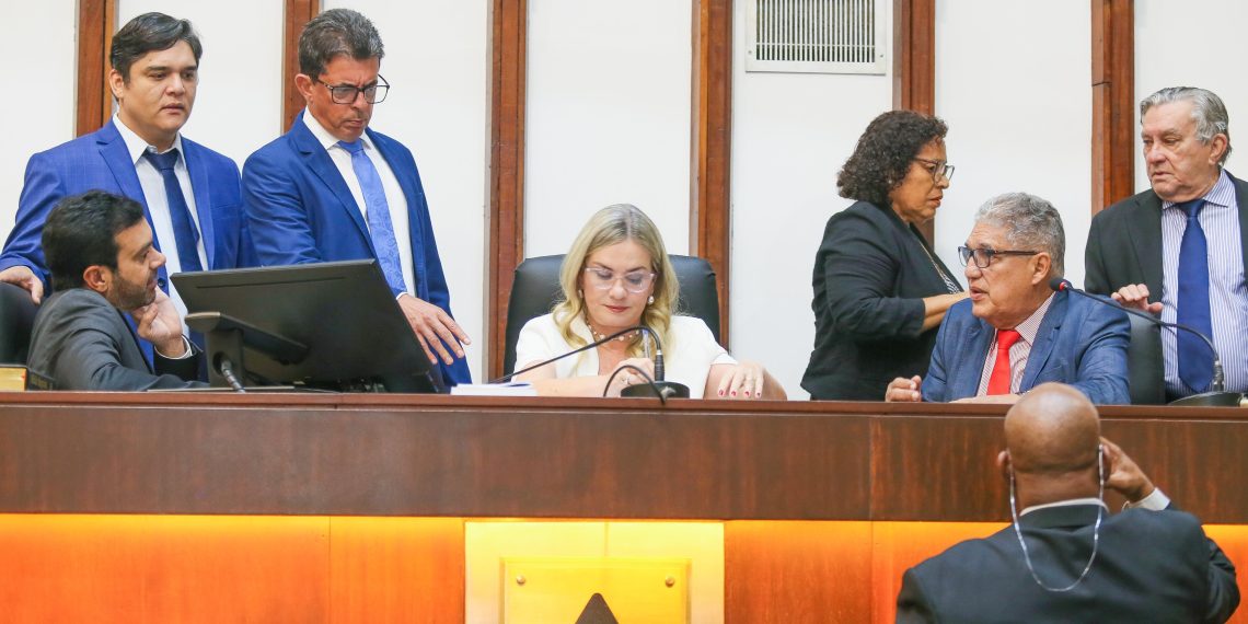 Sem acordo ALBA não vota orçamento 2026 em primeiro turno, mas aprova empréstimo no BNDES para o Estado no valor de R$720 milhões