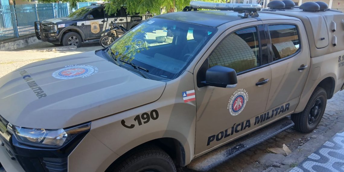 Homem com mandado de prisão em aberto por assassinar dois irmãos em 2018 é preso pela PM em Coité