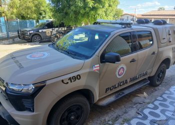Homem com mandado de prisão em aberto por assassinar dois irmãos em 2018 é preso pela PM em Coité