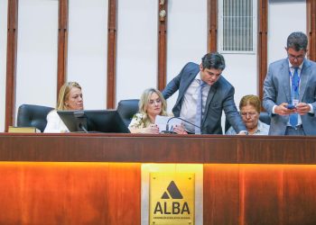 ALBA – Votação iniciada na tarde de terça-feira, 16, foi encerrada às 6h50 desta quarta e será retomada às 17h