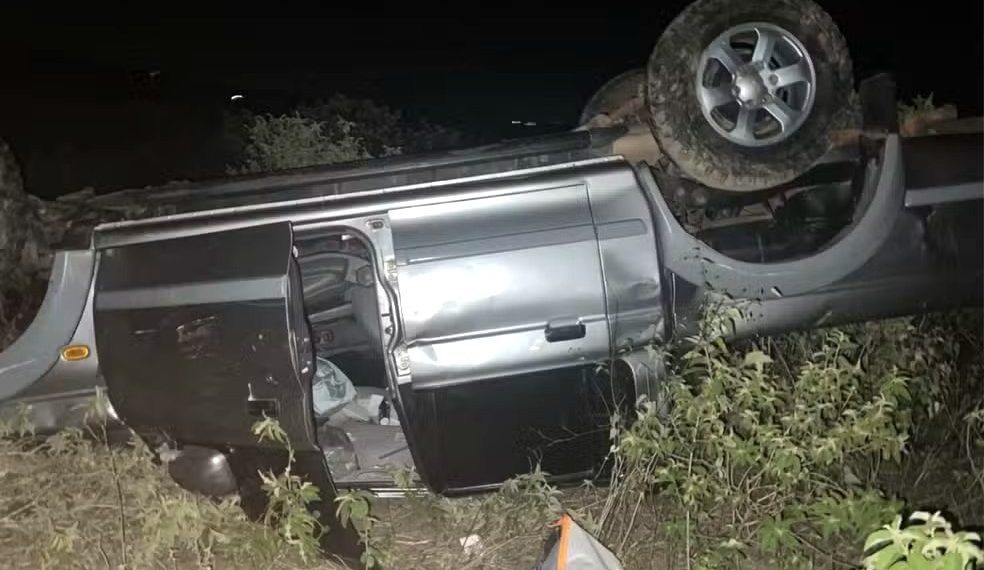 Locutor morre após batida entre motocicleta e caminhonete na BA 233