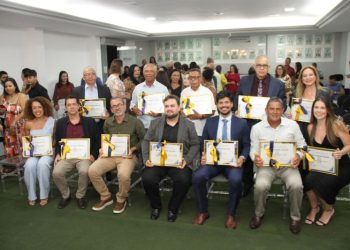 Sessão solene consagra 15 novos Cidadãos Coiteenses em noite histórica na Câmara Municipal