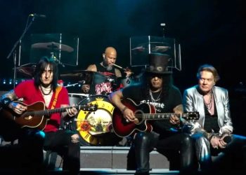 Venda de ingressos para show de Guns N’ Roses em Salvador gera longas filas no Shopping da Bahia