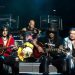 Venda de ingressos para show de Guns N’ Roses em Salvador gera longas filas no Shopping da Bahia