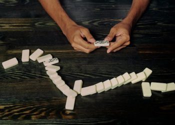 Dominó: um jogo de muita história e que não se perdeu no tempo