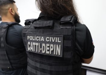 Mulher é presa em flagrante por tentativa de homicídio contra irmão em Serrinha