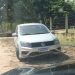 Carro é abandonado há 4 dias após perseguição policial em comunidade rural de Ouriçangas e permanece no mesmo lugar