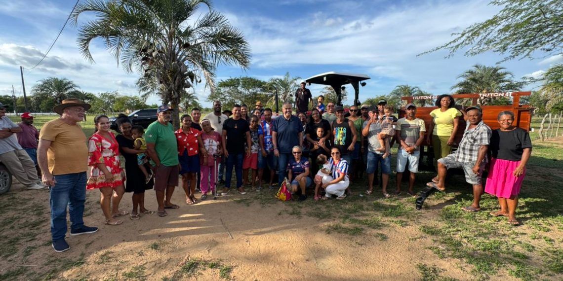 Quixabeira – Associação da Fazenda Urussu fortalece agricultura familiar com chegada de trator