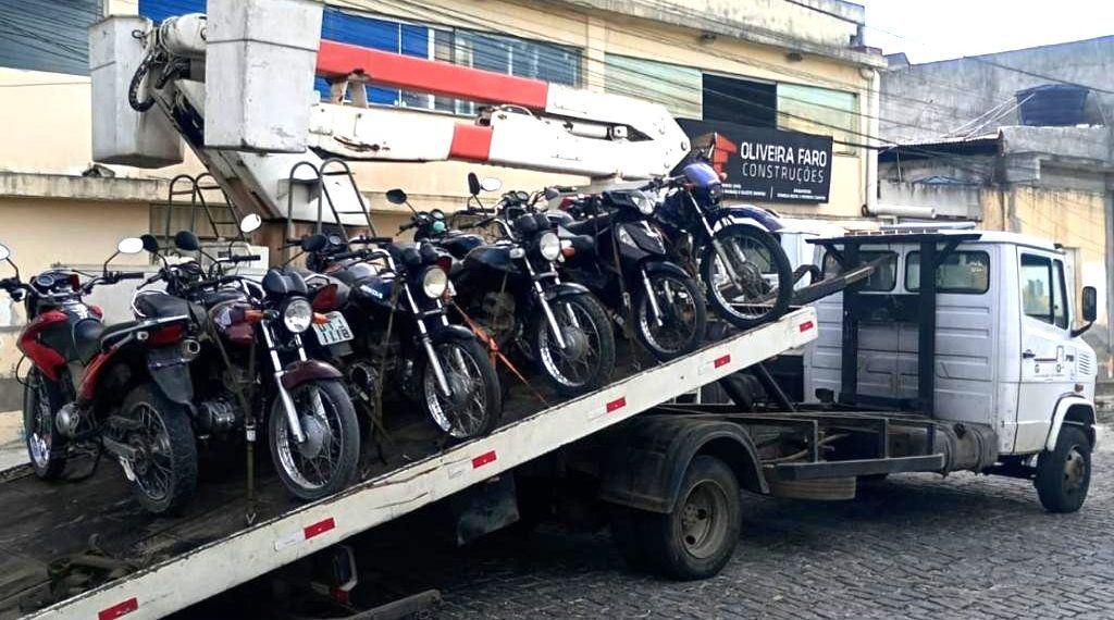 Operação Trânsito Seguro: 16º BPM retira de circulação 8 motocicletas irregulares