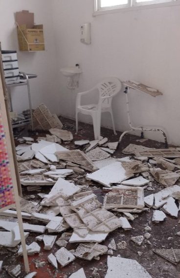 Teto de hospital de Lamarão desaba e pacientes são transferidos para Serrinha e Santa Bárbara