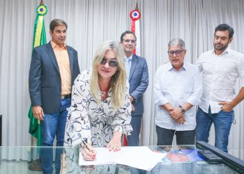 Presidente da ALBA e secretário da Administração oficializam implantação de Posto do SAC no Legislativo