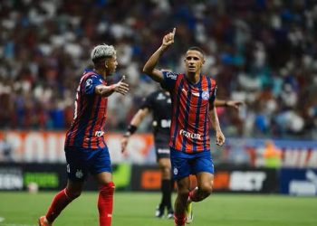 Bahia usa titulares pela primeira vez no ano e goleia o Barcelona de Ilhéus